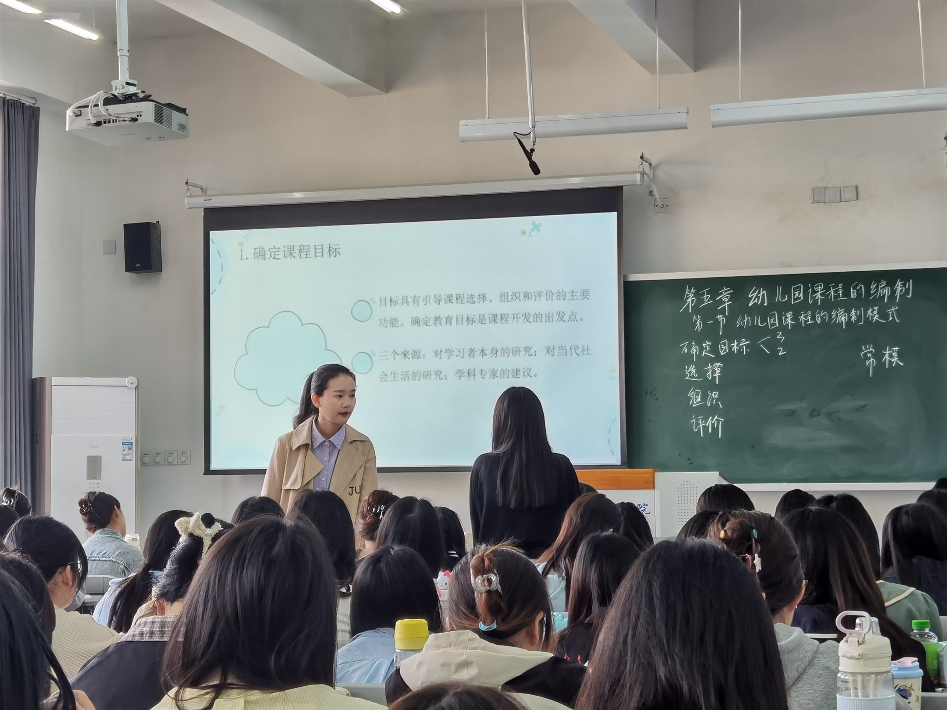 1744158172217982.jpg 杨银银.jpg
