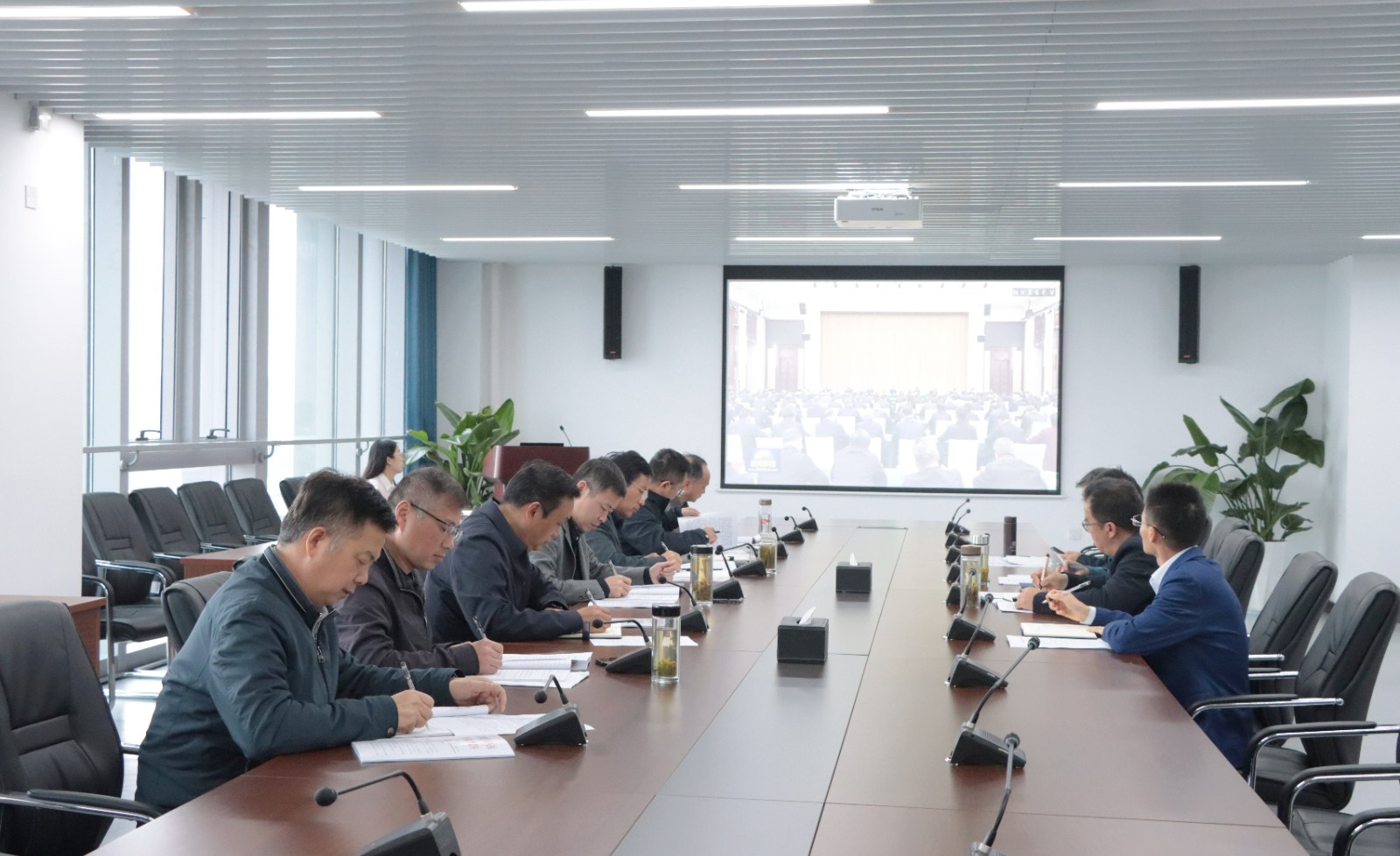 1762139068765380.jpg 1762139068765380.jpg