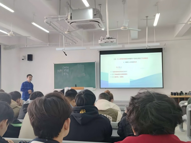 1763007935690963.jpg 王海洋上课02-修改尺寸版.jpg