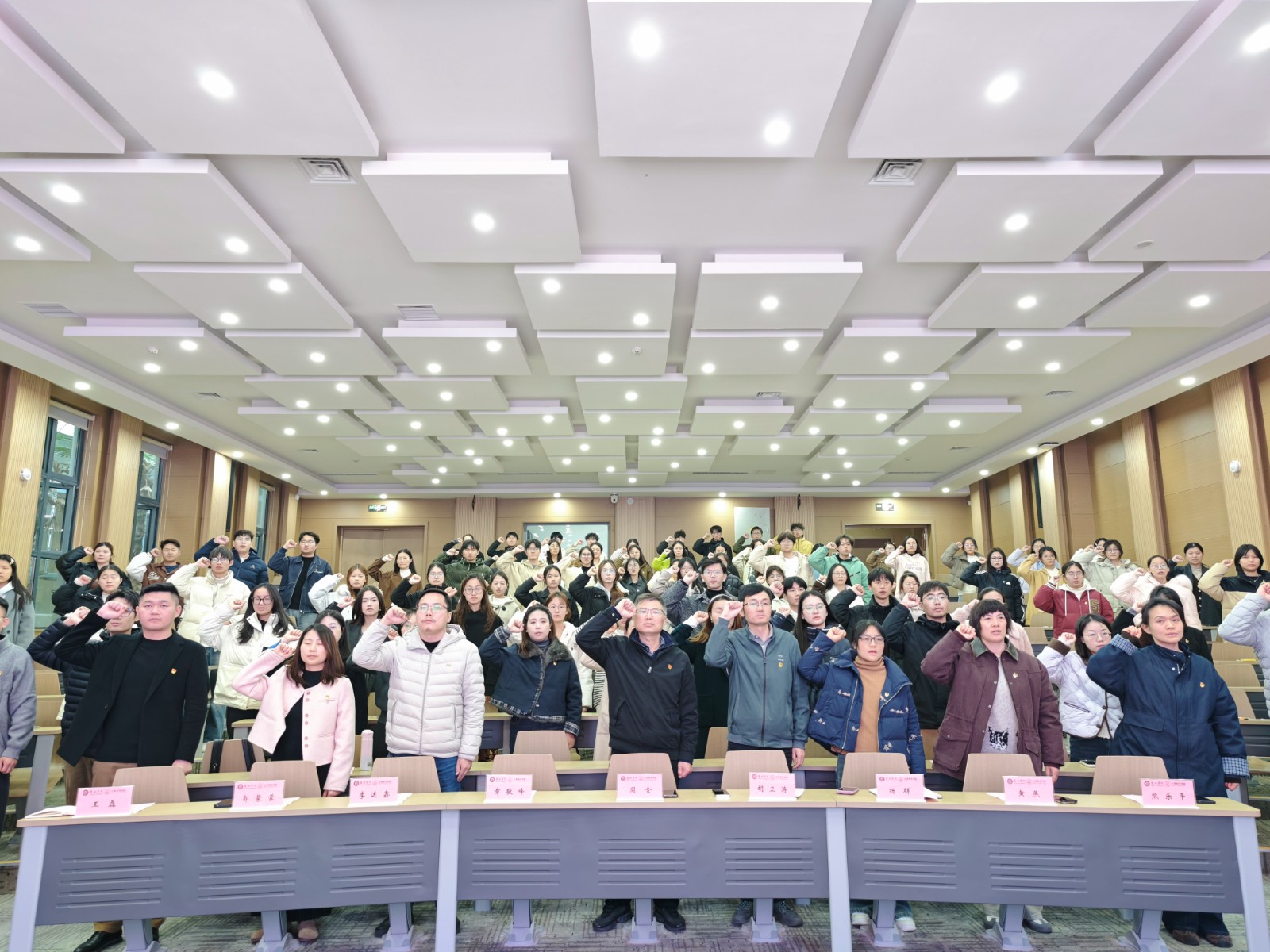 1765506574272730.jpg 1765506574272730.jpg